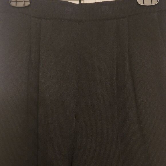 St. John Basics "Santana" Black Knit Pleat Front High-Waisted Pants Size 8 - Picture 2 of 9